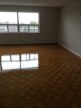 1265 Sixth Line in Oakville, ON - Building Photo - Building Photo