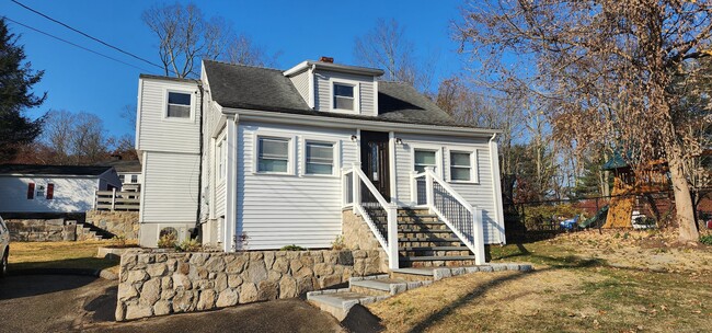 101 Main St in Monroe, CT - Building Photo - Building Photo