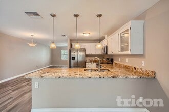 7841 Shadow Run Dr in Largo, FL - Building Photo - Building Photo