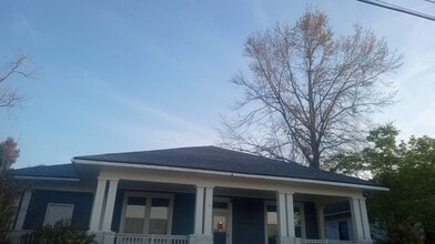 311 Jl Lomax Dr in Valdosta, GA - Foto de edificio - Building Photo