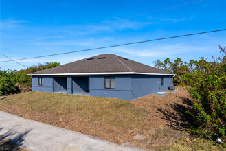 10435 Kidron Ave in Englewood, FL - Building Photo - Building Photo