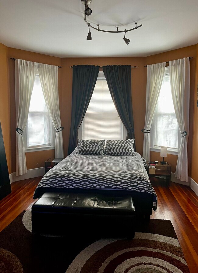 14 Antrim St, Unit 2 in Boston, MA - Building Photo - Building Photo