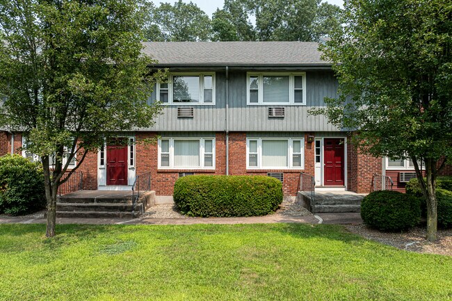 Jefferson Apartments in Manchester, CT - Building Photo - Building Photo