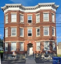 18 S Whitney St in Hartford, CT - Building Photo