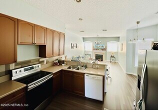 13750 Victoria Lakes Dr in Jacksonville, FL - Building Photo - Building Photo