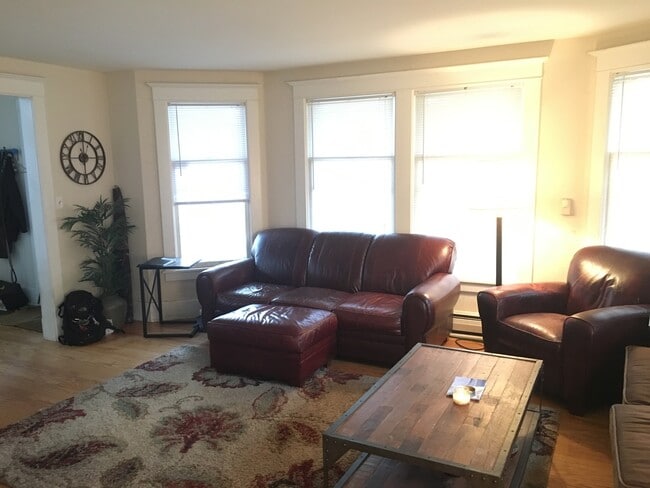 327 Garfield Ave NW in Grand Rapids, MI - Building Photo - Building Photo