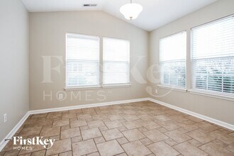 6032 Pennyworth Cir in Indianapolis, IN - Foto de edificio - Building Photo