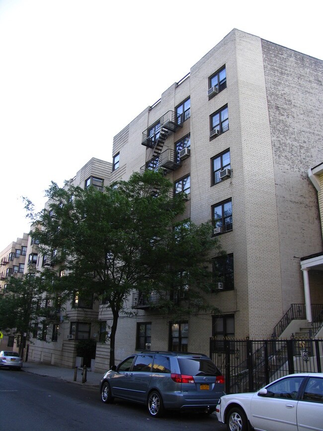 1996 Anthony Ave in Bronx, NY - Building Photo - Building Photo