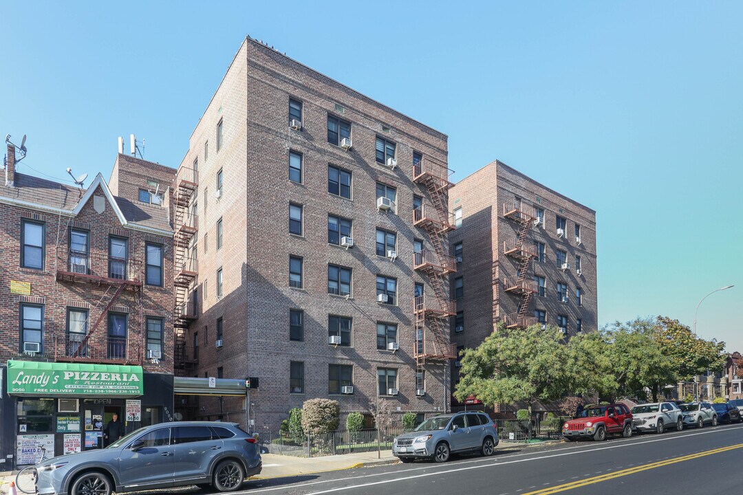 9040 Fort Hamilton Pkwy in Brooklyn, NY - Building Photo