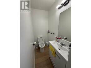 3470 Dundas St in Vancouver, BC - Building Photo - Building Photo