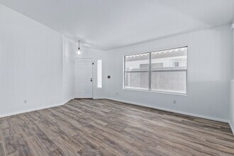 3041 E Wahalla Ln in Phoenix, AZ - Building Photo - Building Photo