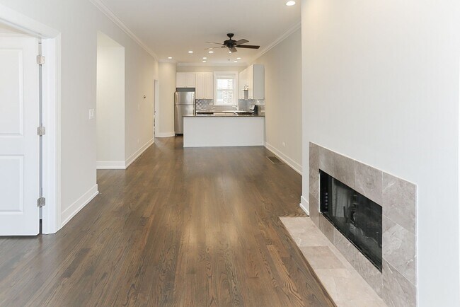 3856 N Southport Ave, Unit 1 in Chicago, IL - Building Photo - Building Photo