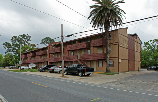 Central Village Apartments in New Orleans, LA - Building Photo - Building Photo