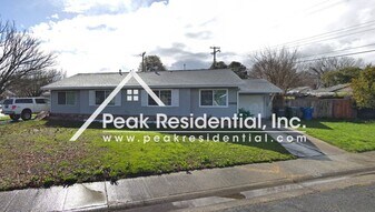 2196 Ferran Ave in Sacramento, CA - Building Photo