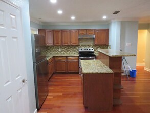 331 Trafalgar Rd in San Antonio, TX - Building Photo - Building Photo