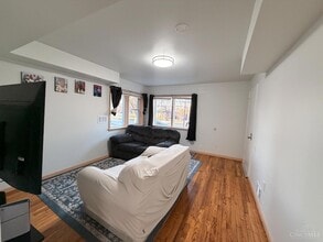 1589 Summit Rd in Cincinnati, OH - Building Photo - Building Photo