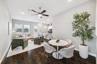 5443 Camaguey St in Houston, TX - Building Photo - Building Photo