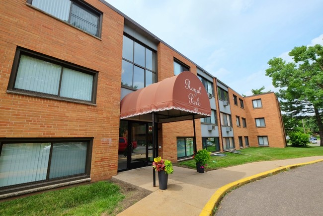 Royal Park Apartments in St. Louis Park, MN - Building Photo - Building Photo