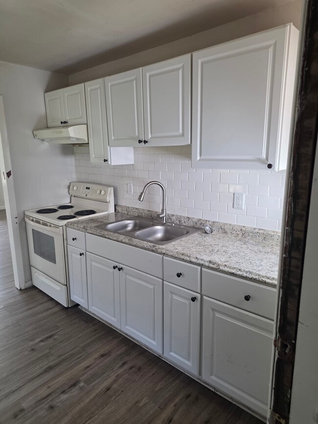 108 8th St, Unit G in Jackson, GA - Building Photo - Building Photo