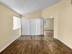 154 Pavon in Hercules, CA - Building Photo - Building Photo