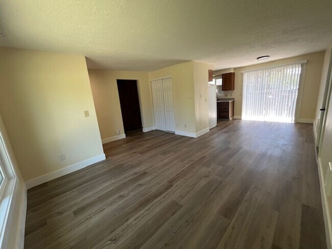 3200 Aquarius Blvd in Newberg, OR - Building Photo - Building Photo