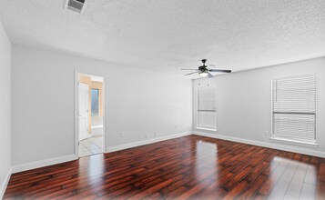 2321 Parkside Dr in Grand Prairie, TX - Building Photo - Building Photo