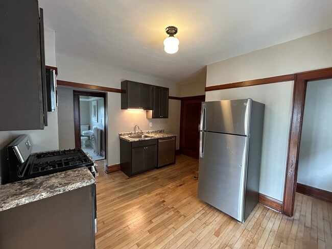 1933 N Cambridge Ave, Unit 1935A in Milwaukee, WI - Building Photo - Building Photo