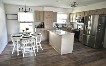 802 Longview Dr in St. Charles, MO - Building Photo - Building Photo