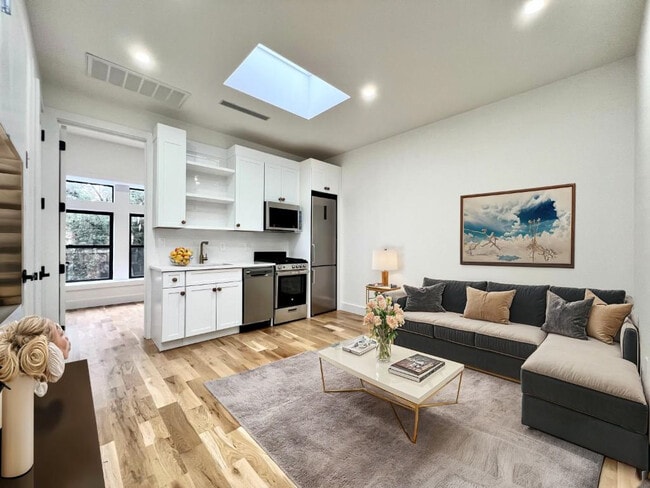 22 Revere Pl, Unit 2 in Brooklyn, NY - Foto de edificio - Building Photo