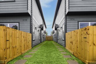 976 Marjorie St in Houston, TX - Building Photo - Building Photo