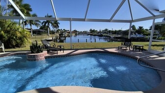 910 Juno Dr in Punta Gorda, FL - Building Photo