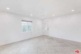 5130 Templeton St in Los Angeles, CA - Building Photo - Building Photo