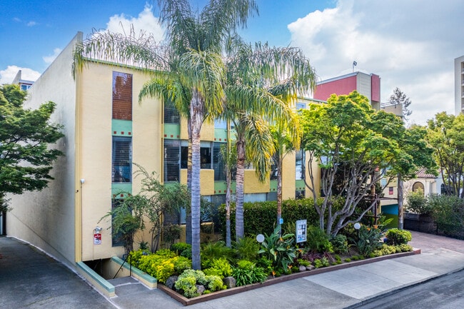 Bel Aire Courtyard