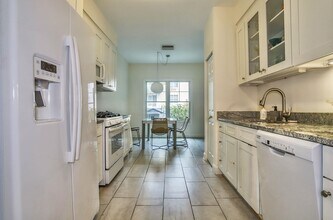 36 Independence Way in Jersey City, NJ - Building Photo - Building Photo