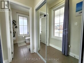 10 Sweetbay Cir in Ottawa, ON - Building Photo - Building Photo