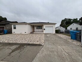 1248 Sunset Ave in Santa Rosa, CA - Building Photo