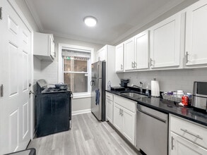 837 W Cornelia Ave in Chicago, IL - Building Photo - Building Photo