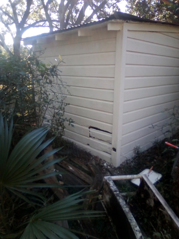 property at 2221 Missouri St