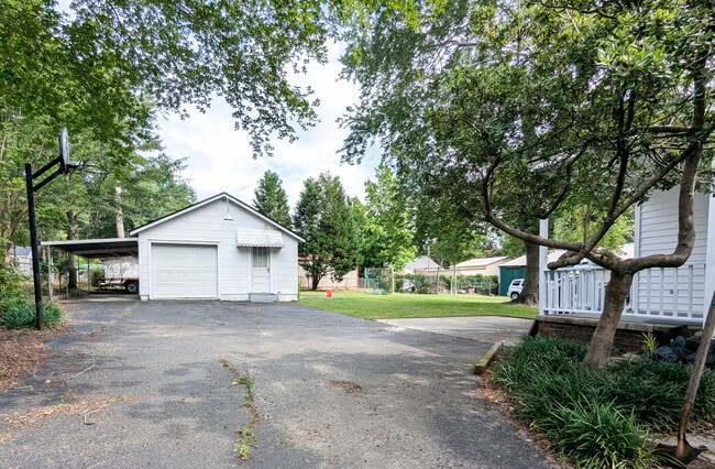 2014 Holland St in West Columbia, SC - Building Photo - Building Photo