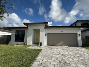 2945 SE 3rd St in Homestead, FL - Building Photo - Building Photo
