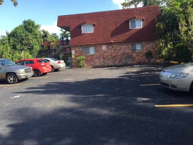 2310 Pierce St in Hollywood, FL - Building Photo