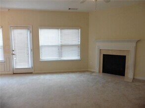 4003 Labrador Way in Lilburn, GA - Building Photo - Building Photo
