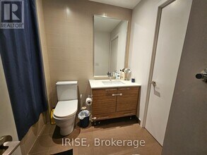 1 Market St. in Toronto, ON - Building Photo - Building Photo