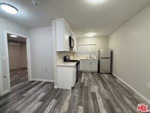 2922 S Budlong Ave in Los Angeles, CA - Building Photo - Building Photo