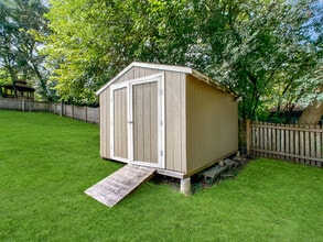 224 Hickory Rd in Oakwood Hills, IL - Building Photo - Building Photo