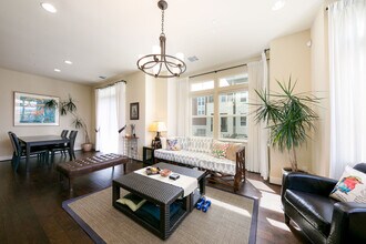 460 E 28th Ave in San Mateo, CA - Building Photo - Building Photo