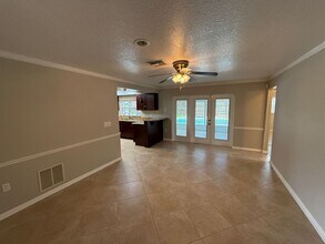 611 Green Briar Blvd in Altamonte Springs, FL - Foto de edificio - Building Photo