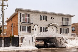 5560-5666 Jarry Rue E in Montréal, QC - Building Photo