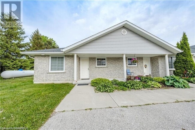 property at 653 Kincardine Ave