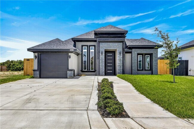 property at 24 W Dawes Ave